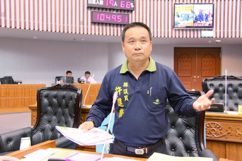 台11劃為四線道,許進榮議員關注道路與漁港議題