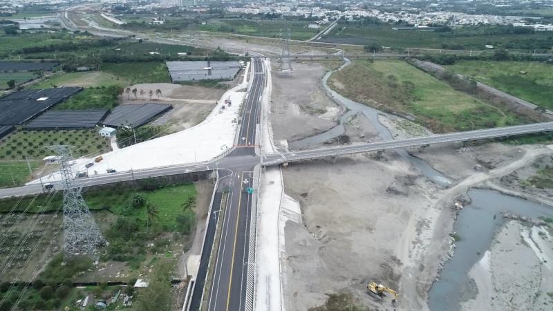 太平溪路堤共構12月16、17日道路養護作業 實施分段交管 請用路人注意