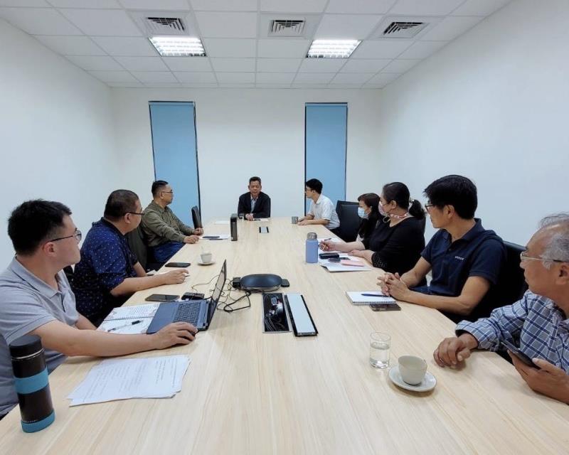 關心蘭嶼災後廢棄物處理 環境部環境管理署長今至臺東 承諾全力協助地方