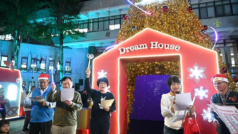 分享感恩與平安 臺東縣府聖誕點燈 饒慶鈴邀民眾來臺東歡慶聖誕及跨年