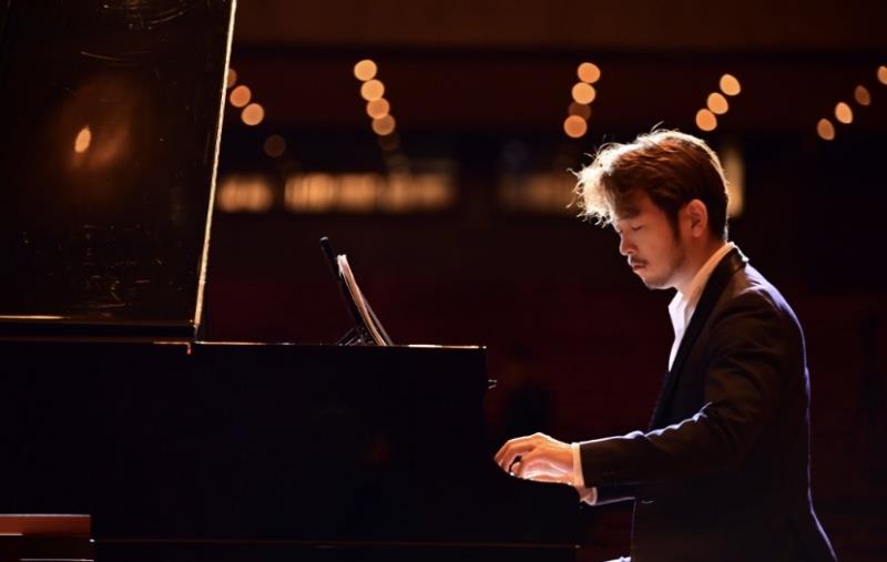 鋼琴巨星「嚴俊傑鋼琴獨奏公益音樂會」明晚台東璀璨登場