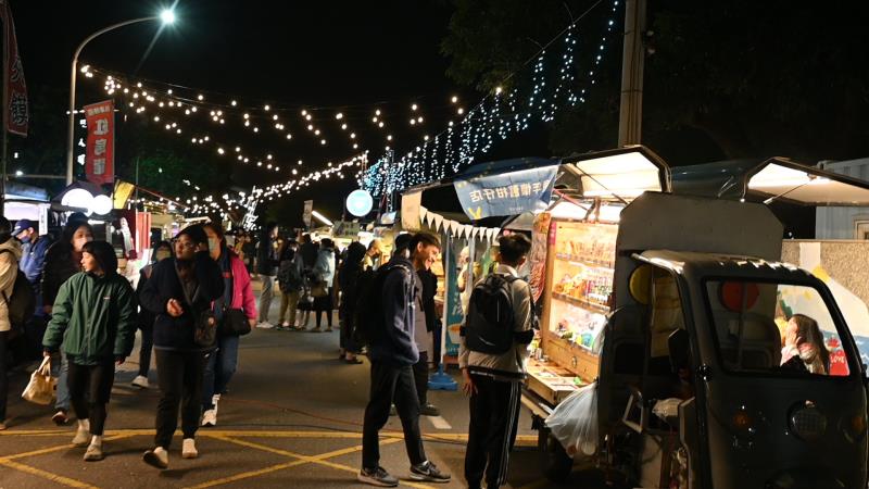 台東市觀光夜市快閃活動吸引廣大人潮！縣府：持續推動夜市產業文化