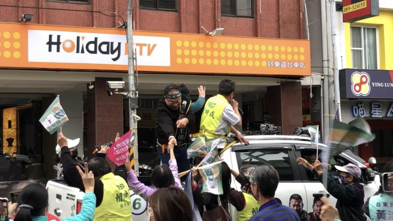 「環台大車掃」到台東了! 賴坤成卯足全力打拼 服務不分藍綠