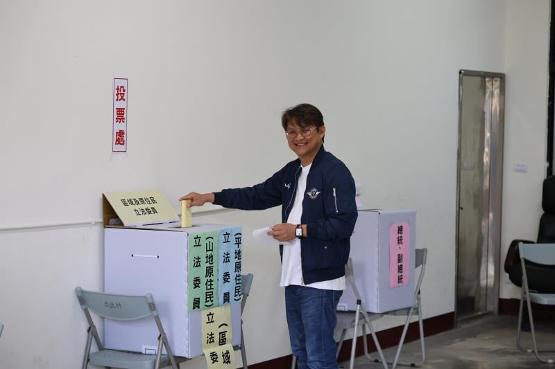 黃建賓今早在大武投票,黃建賓:感謝臺東鄉親的支持