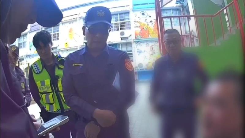 男子帶手機進圈票處發出聲響被抓到 自稱拍攝選票做紀念 