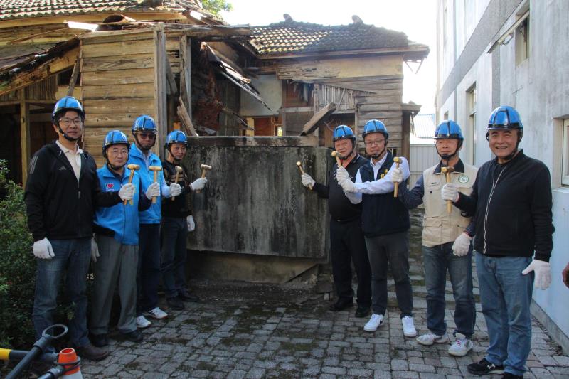 金槌敲擊樑柱! 歷史建築「里壠官舍」中正路5號 修復工程今日開工動土
