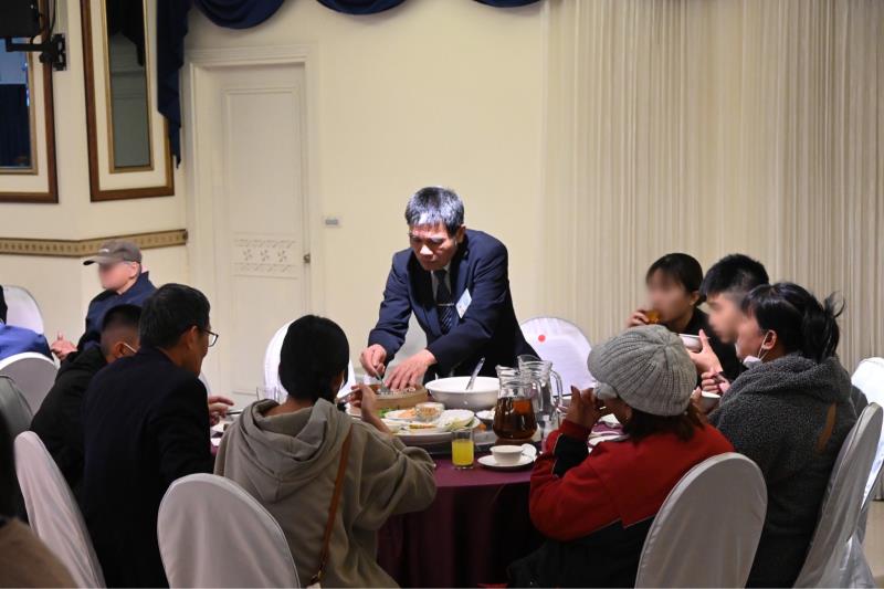 臺東慈濟席開50桌邀約照顧戶圍爐