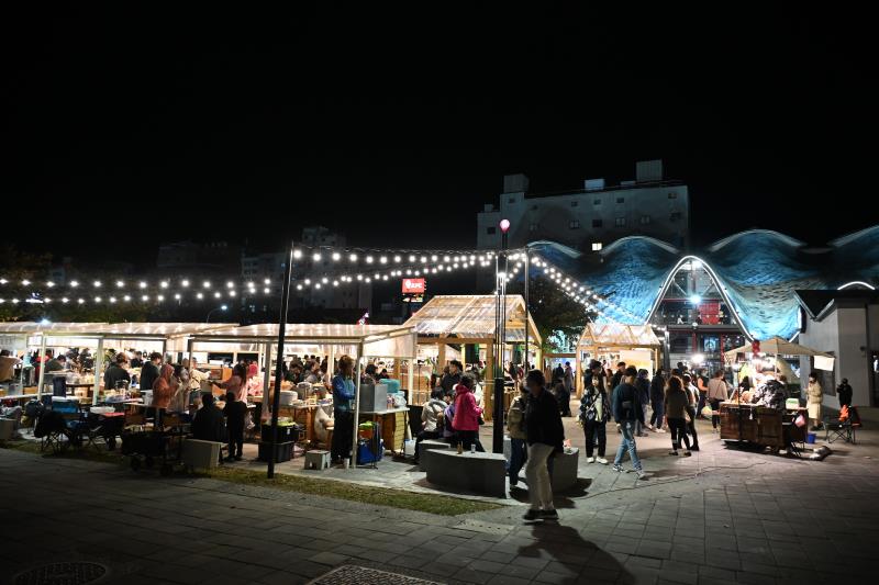 東鐵花村精神再出發！微光集與Blue House重新開張 饒慶鈴：歡迎來聽好聲音