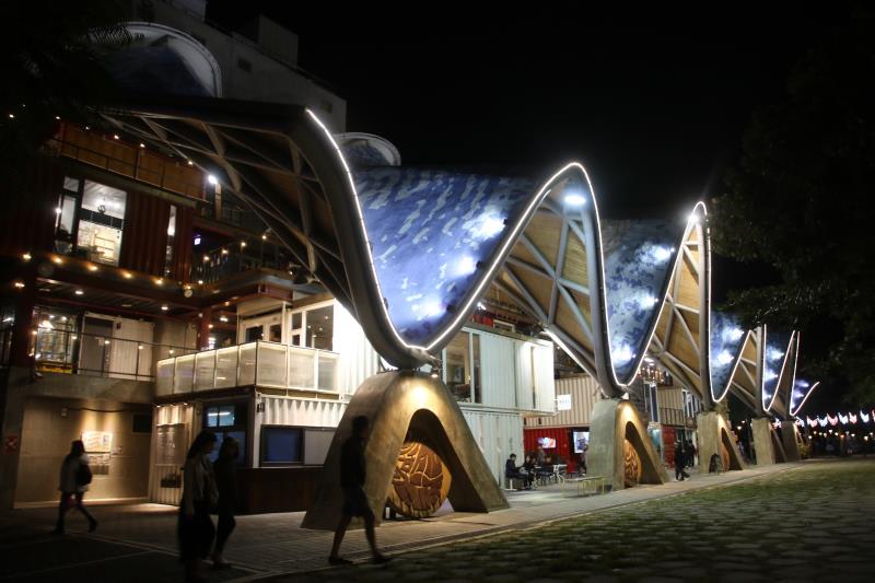 春遊台東走訪「原創館波浪屋」 暢遊原民文化與創意風格商場