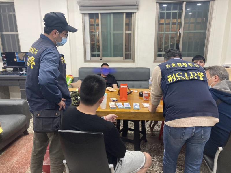 跟蹤蒐證一個多月 員警查獲K他命、39萬賭金破獲賭博集團