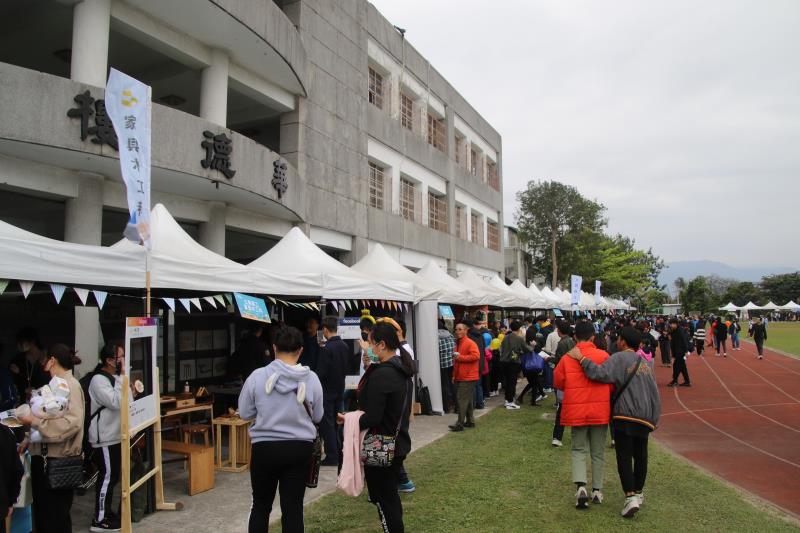探索職涯園遊會!臺東親子職業體驗 饒慶鈴鼓勵孩子多元適性發展