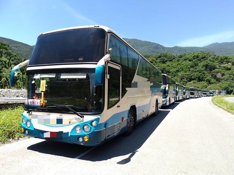 公路局最新「遊覽車客運業評鑑」結果公布了! 供民眾租用遊覽車參考選擇