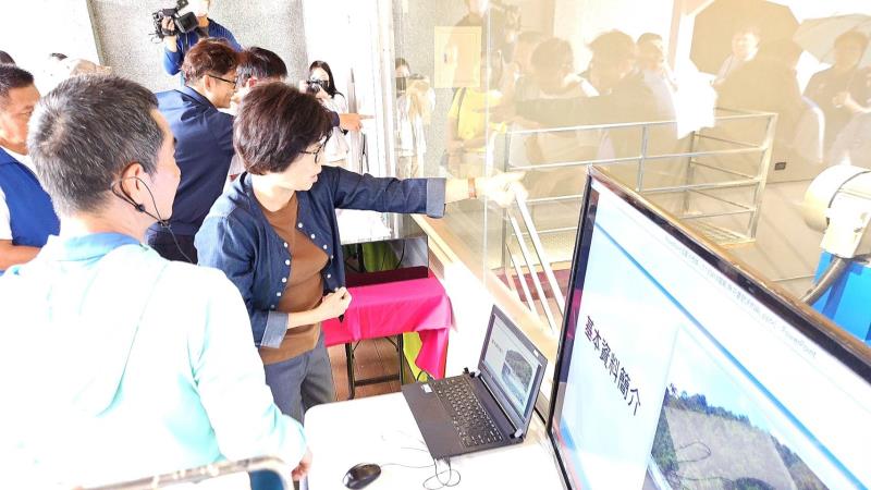 饒慶鈴率鄉鎮市長勘察指標性小水力發電案場