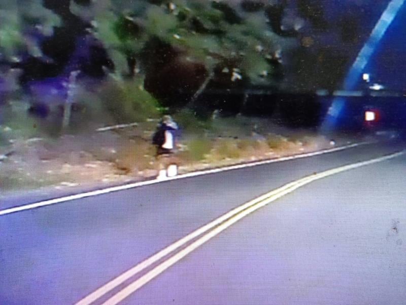 高姓國中生夜間返土坂村 一路「漆黑無照明」警護送家