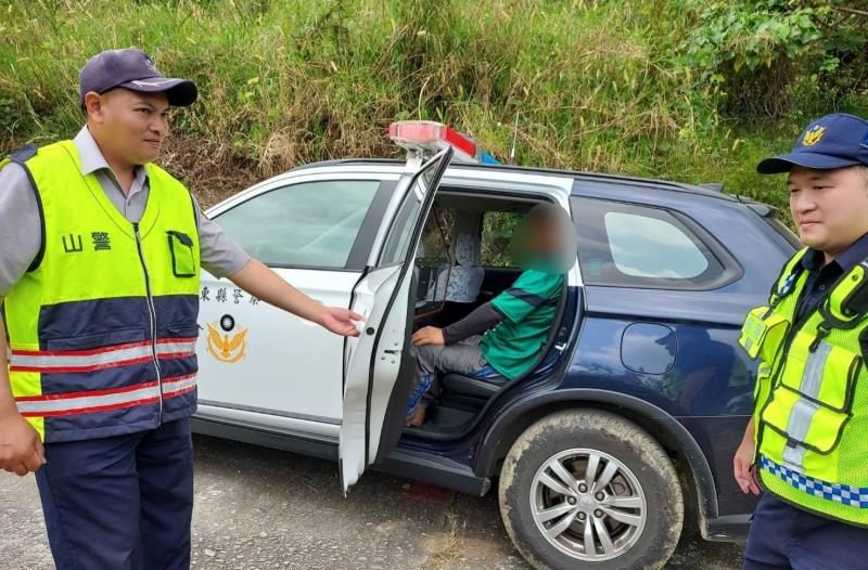 民眾上山工作體力不支路倒 警民合力2小時尋回