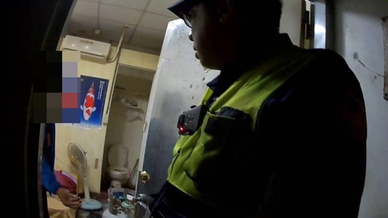 獨居貧困男深夜煮食燒焦 大武暖男所長伸援手