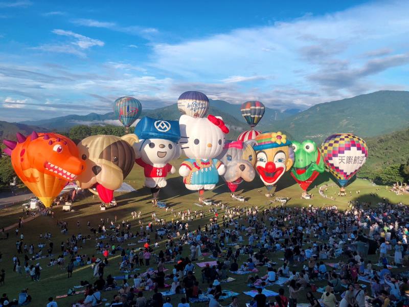 HELLO KITTY氣球送給你!2024「臺灣國際熱氣球嘉年華」繫留體驗5/15、22線上開賣