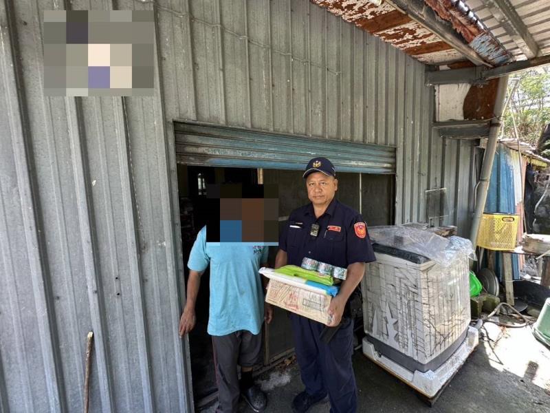  大武警主動關懷弱勢    溫情不遺餘力