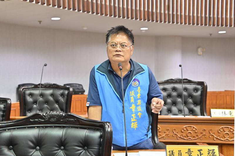 大武漁港漂砂淤積 恐影響漁民生計 議員章正輝: 轉換思維 建議海軍設東部軍港