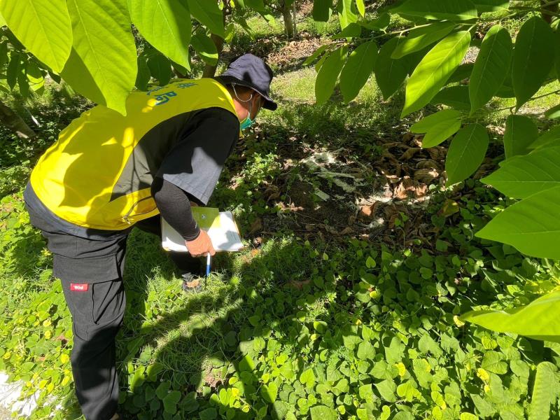 農作施用熟成禽畜糞堆肥 翻耕覆土防治異味