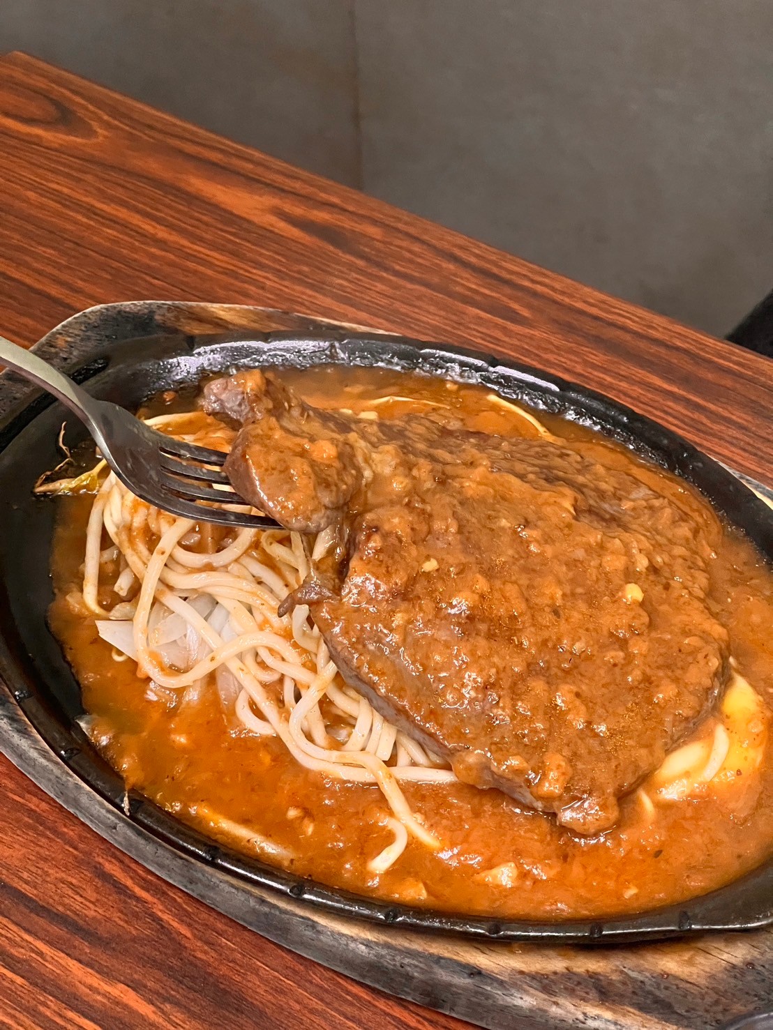 撐過疫情風暴，堅持十四年的牛排店！