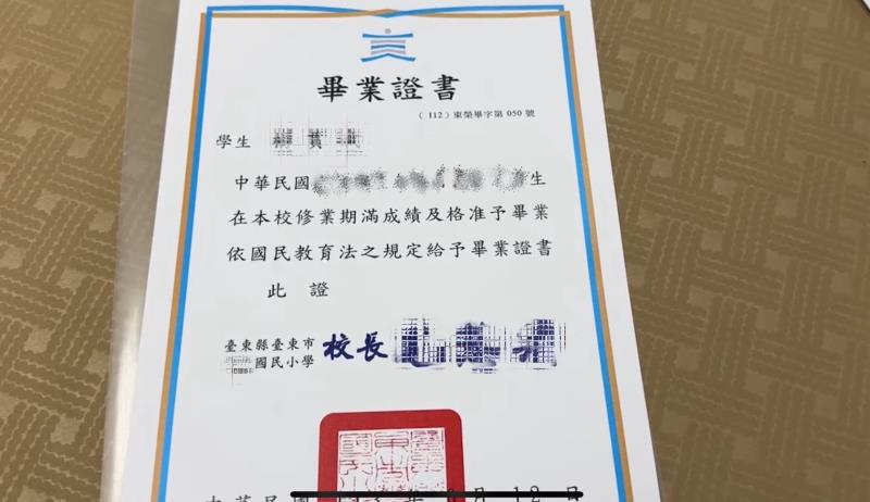 12歲男童返家取物「遭鐵捲門夾住」搶救不治 校方不捨: 畢業證書都已經做好
