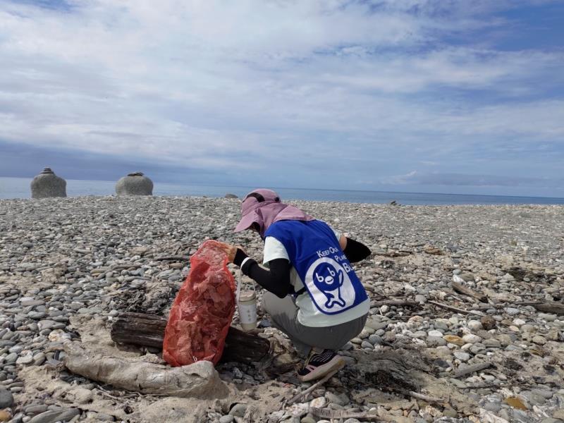 國家海洋日「永續東海岸×淨灘尋寶趣」共清出212公斤海灘廢棄物