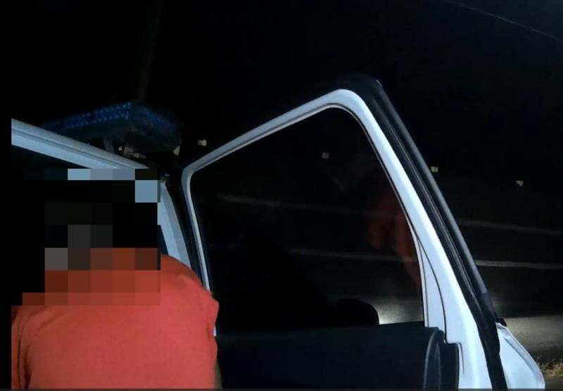 失智老翁深夜迷途大武警助返家