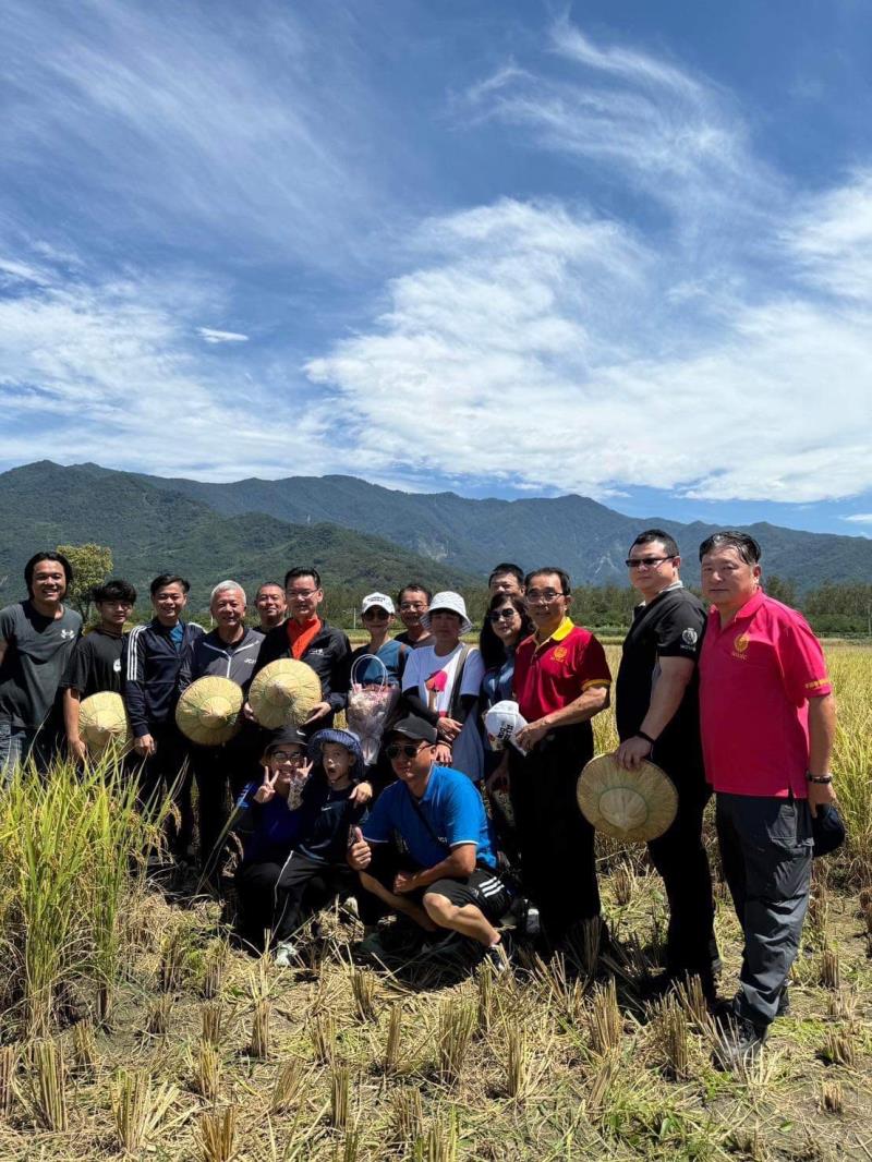 國際青商會總參議會挺進池上認養稻米 以行動關懷土地