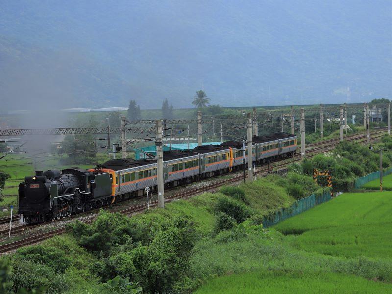 臺鐵挺花東「秒殺售罄」! 「仲夏寶島號蒸汽火車」加碼開訂