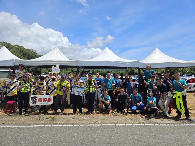 大武警結合臺灣武告讚拉力賽活動 防詐及交安宣導