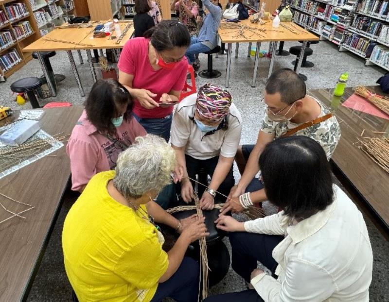 「藺草編織」魔法 從燈罩到鞋子 無所不能！ 「臺東藺草編研習課程」精彩成果展現