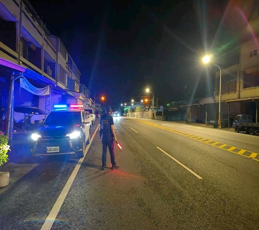 行人穿越馬路多注意　駕駛注意停讓不搶快 