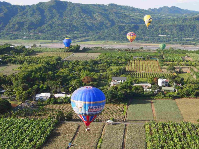 暑假玩花東再添新好康! 東管處推出熱門景點「免費旅宿接駁」 省錢便利輕鬆遊