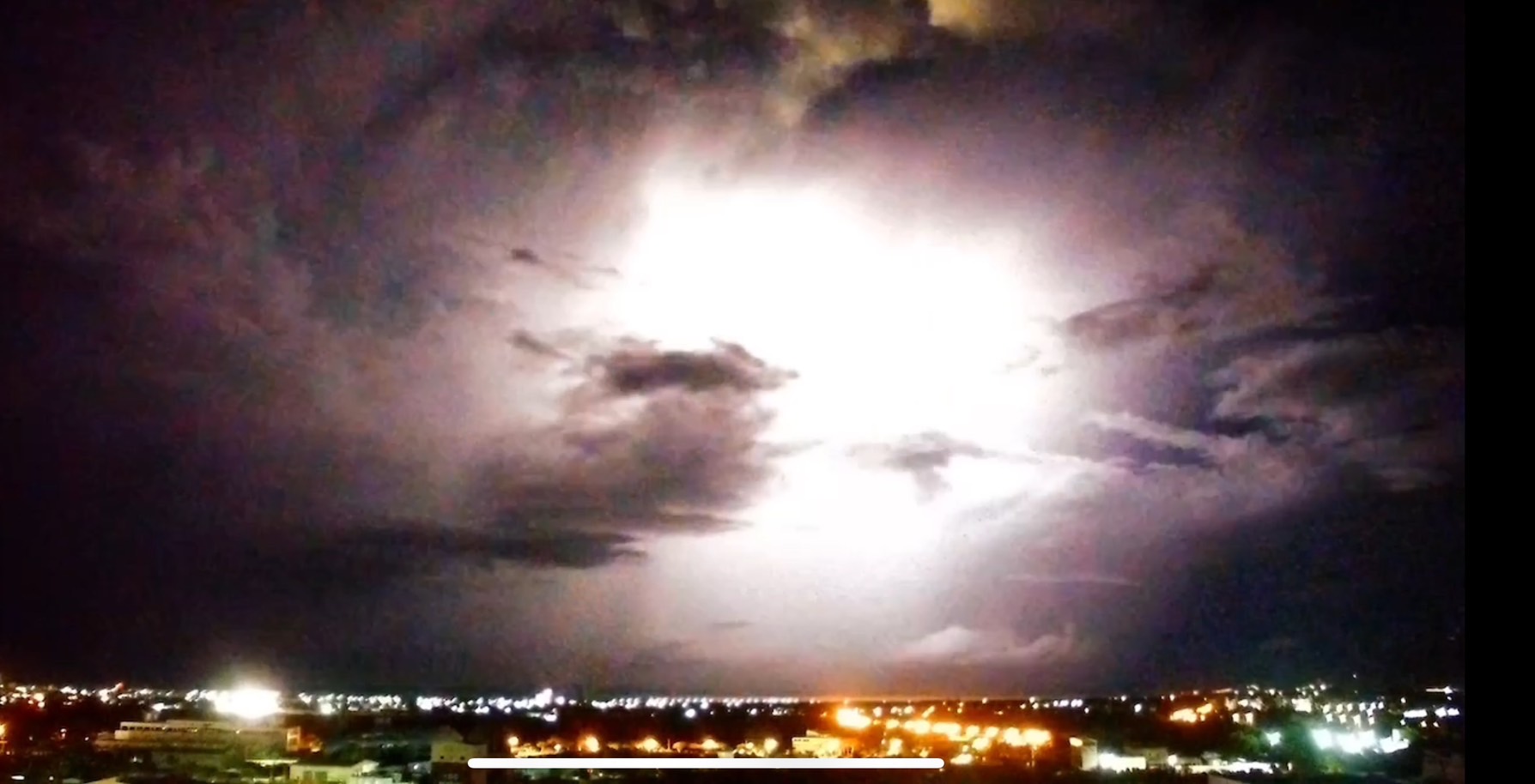 電閃雷鳴 縮時攝影驚人