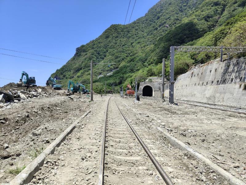 快訊/ 提早了! 臺鐵明首班車起「全面復駛」