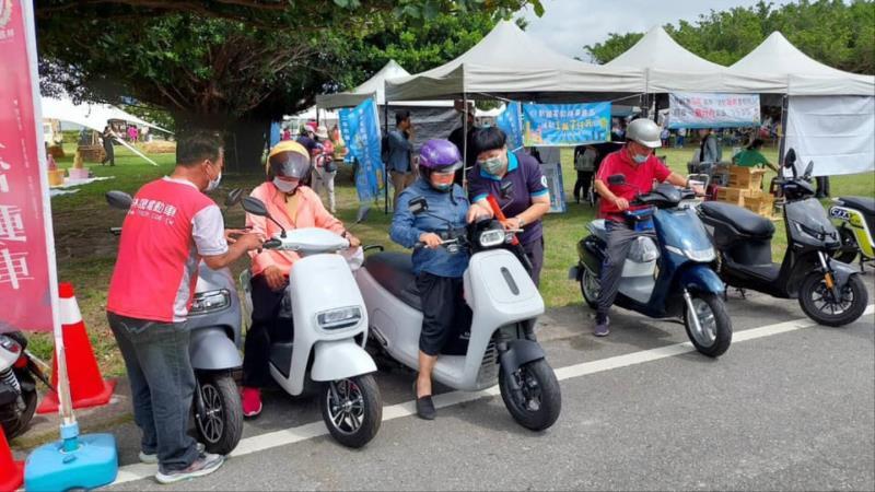 11月30日起「微型電動二輪車」未依規定掛牌上路將受罰