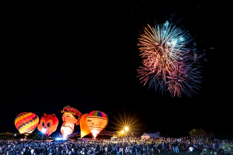 臺東市唯一熱氣球光雕秀閃耀登場!麋先生MIXER燃爆現場 近兩萬球迷嗨翻天