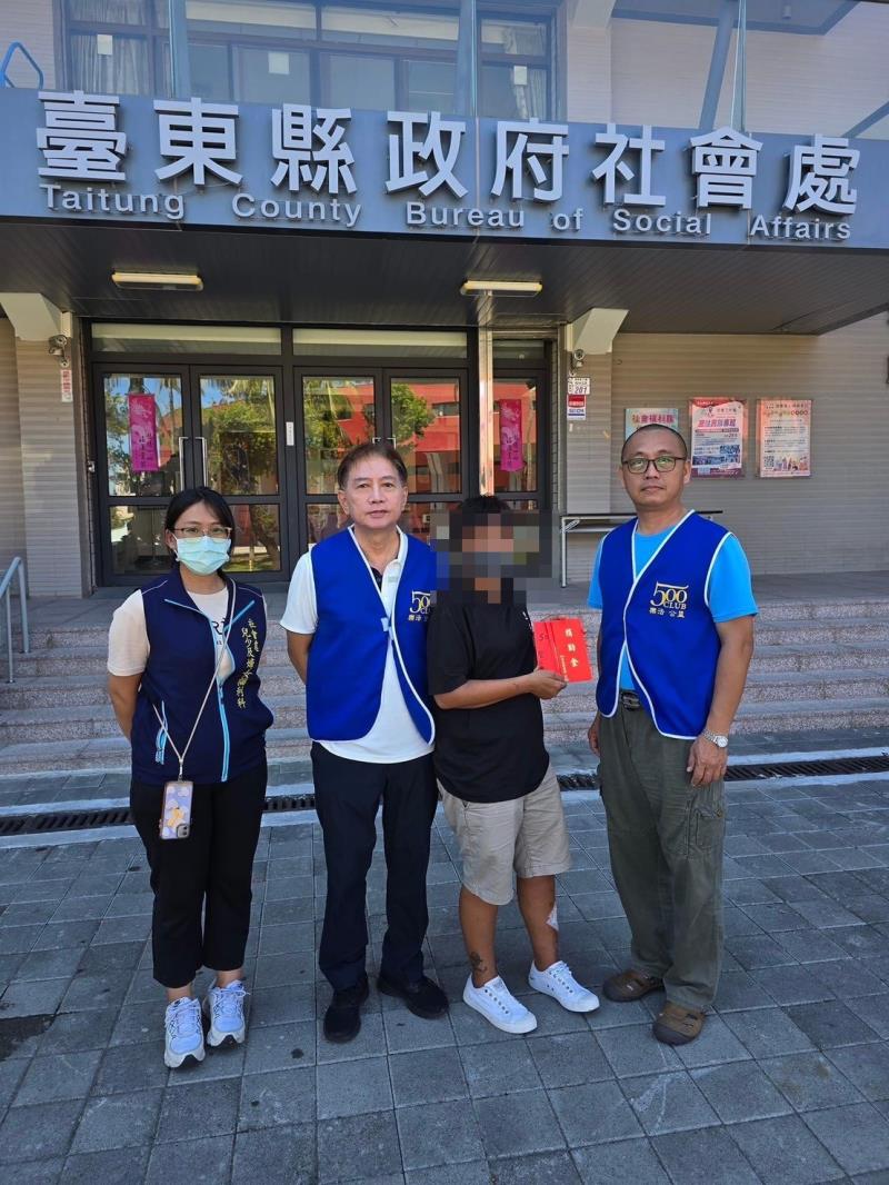 東縣縱谷社福中心結合500俱樂部送暖