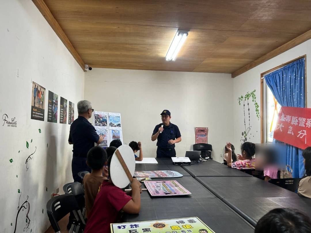 警方結合青少年發展中心　反詐騙及交通安全宣導