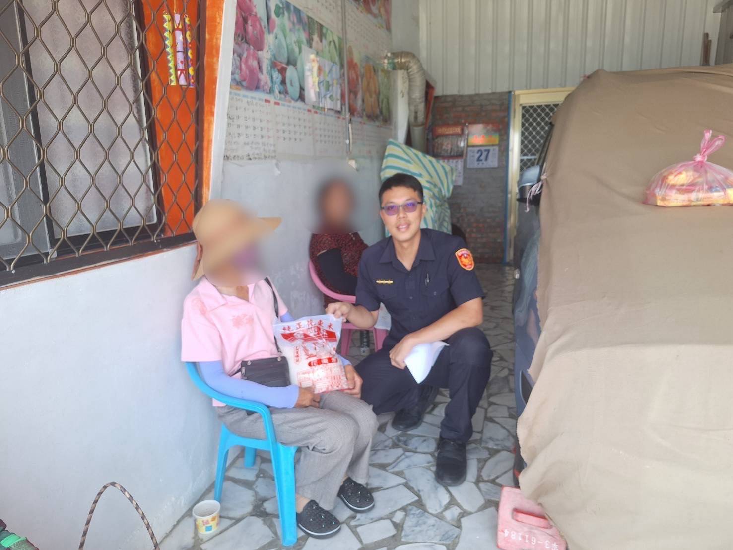 警方聯合善心企業家關懷弱勢　送白米傳愛心