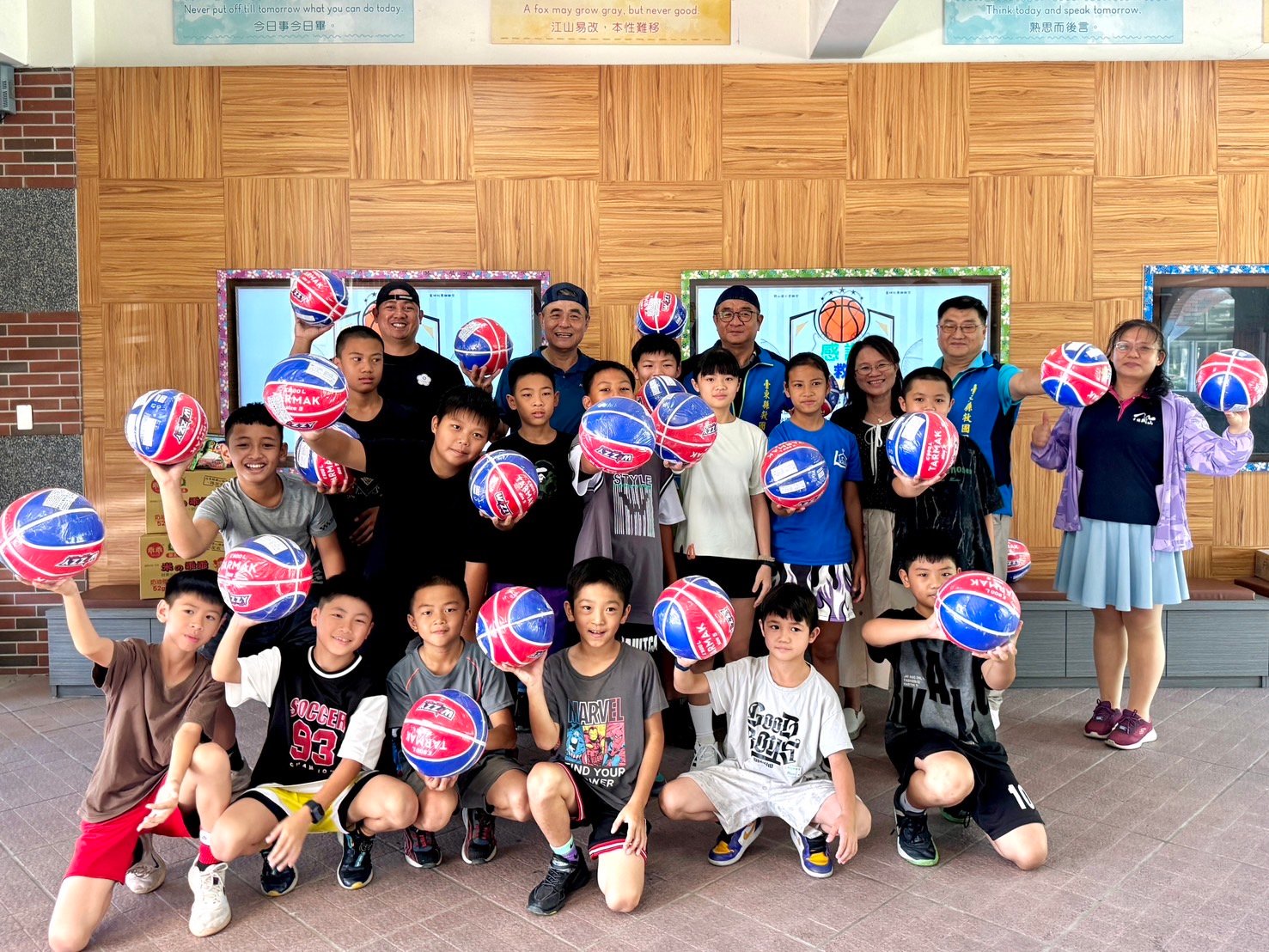 關山國小連兩年EBL32強好成績　救國團贈送籃球盼創佳績