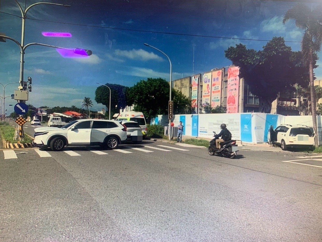 一天連續三起車禍 皆是轉彎未禮讓