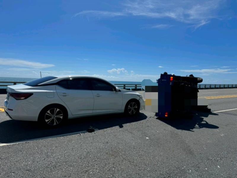 小貨車撞上小客車! 呂姓男女雙雙送醫