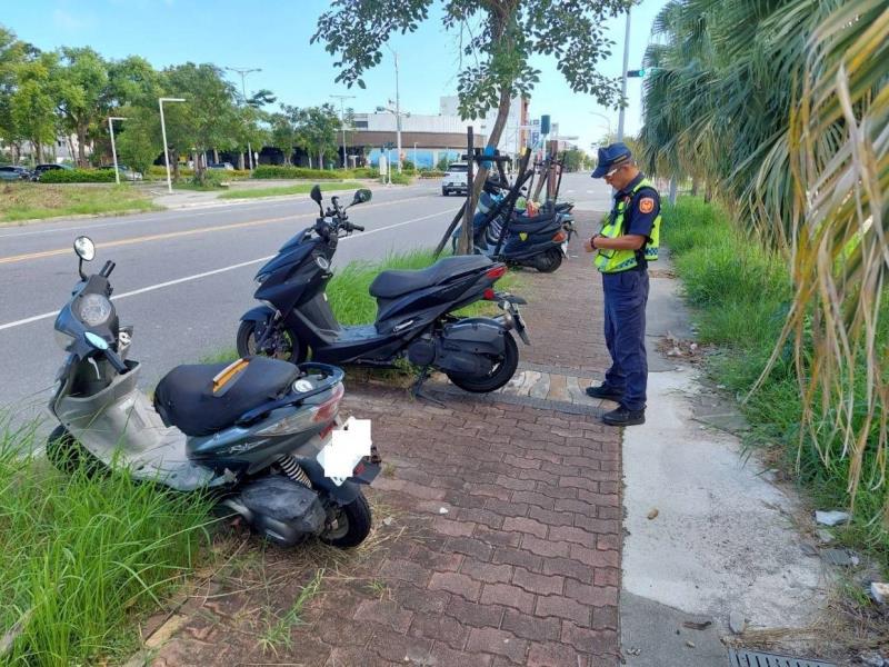 機車違停人行道、公園草坪 縣警局: 加強取締火車站周邊