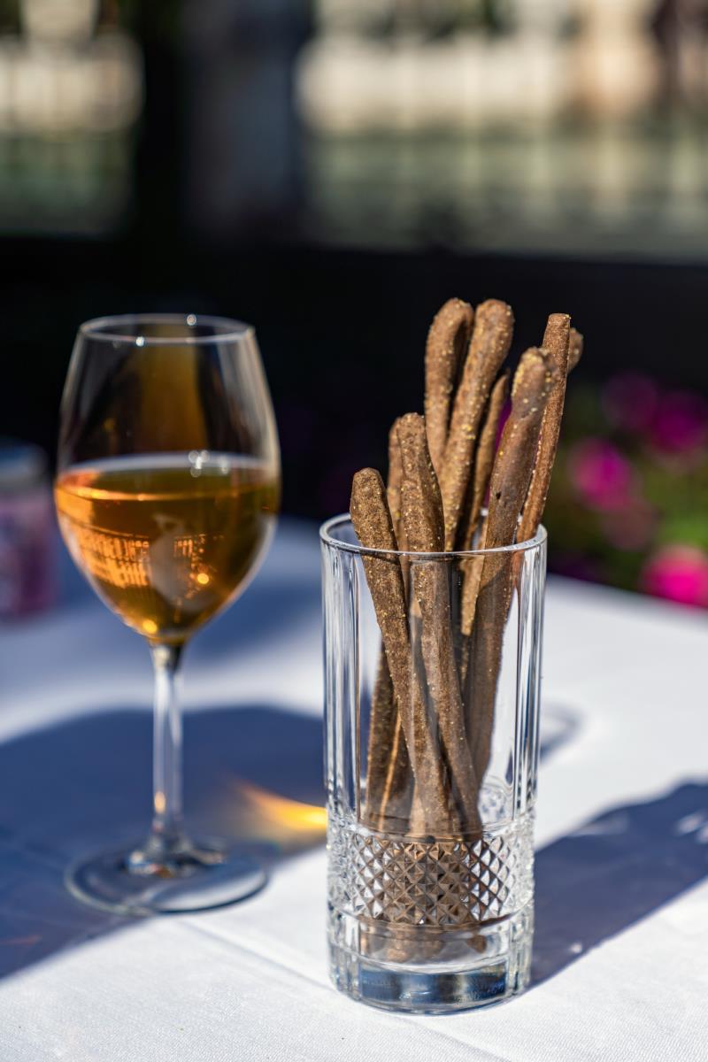 威尼斯千年工藝攜手「陳耀訓·麵包埠」開發「茶香威尼斯」聯名商品 雲朗觀光集團響應