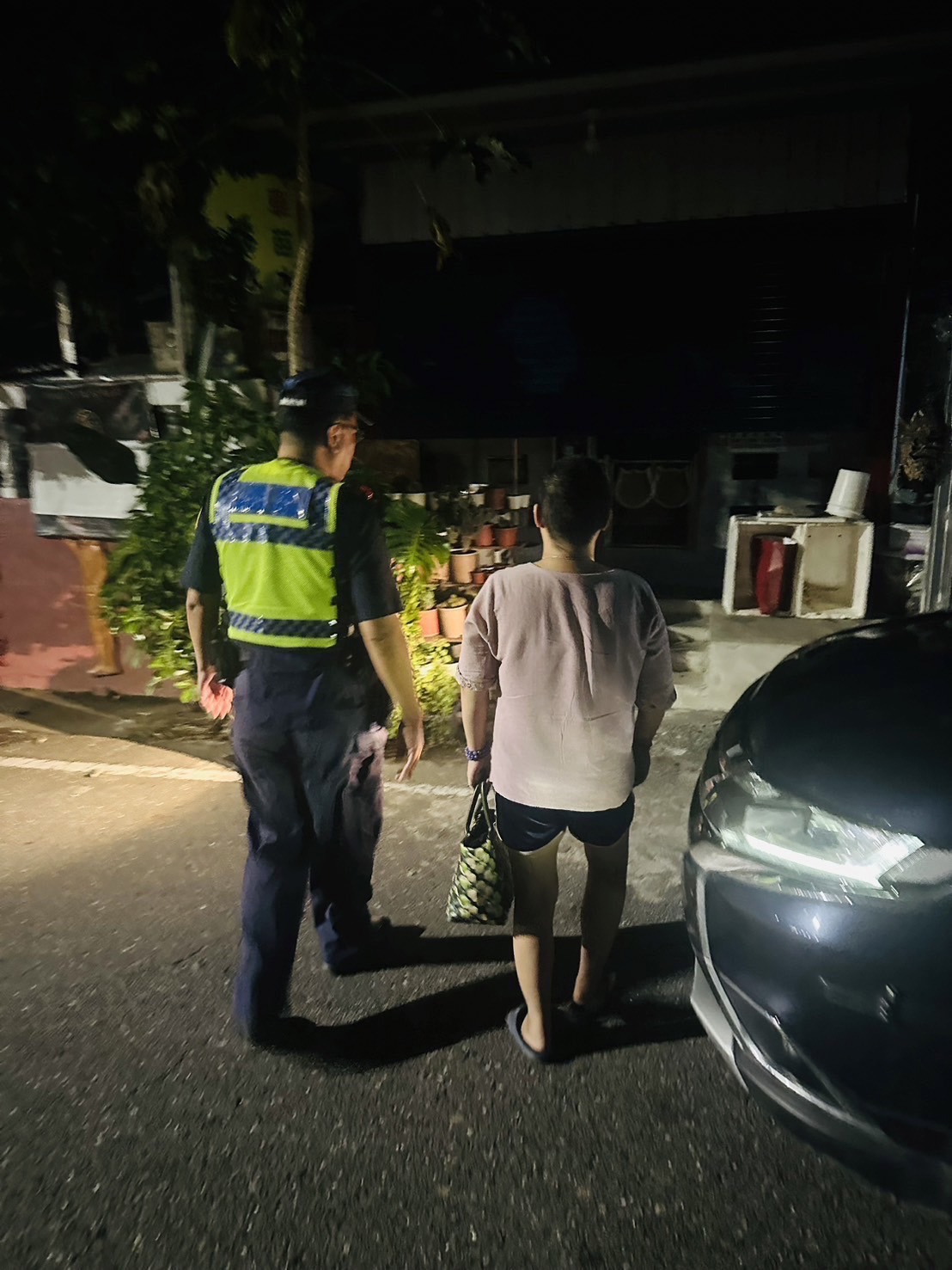 身心障礙女子錯過末班車，大武暖警助深夜平安返家