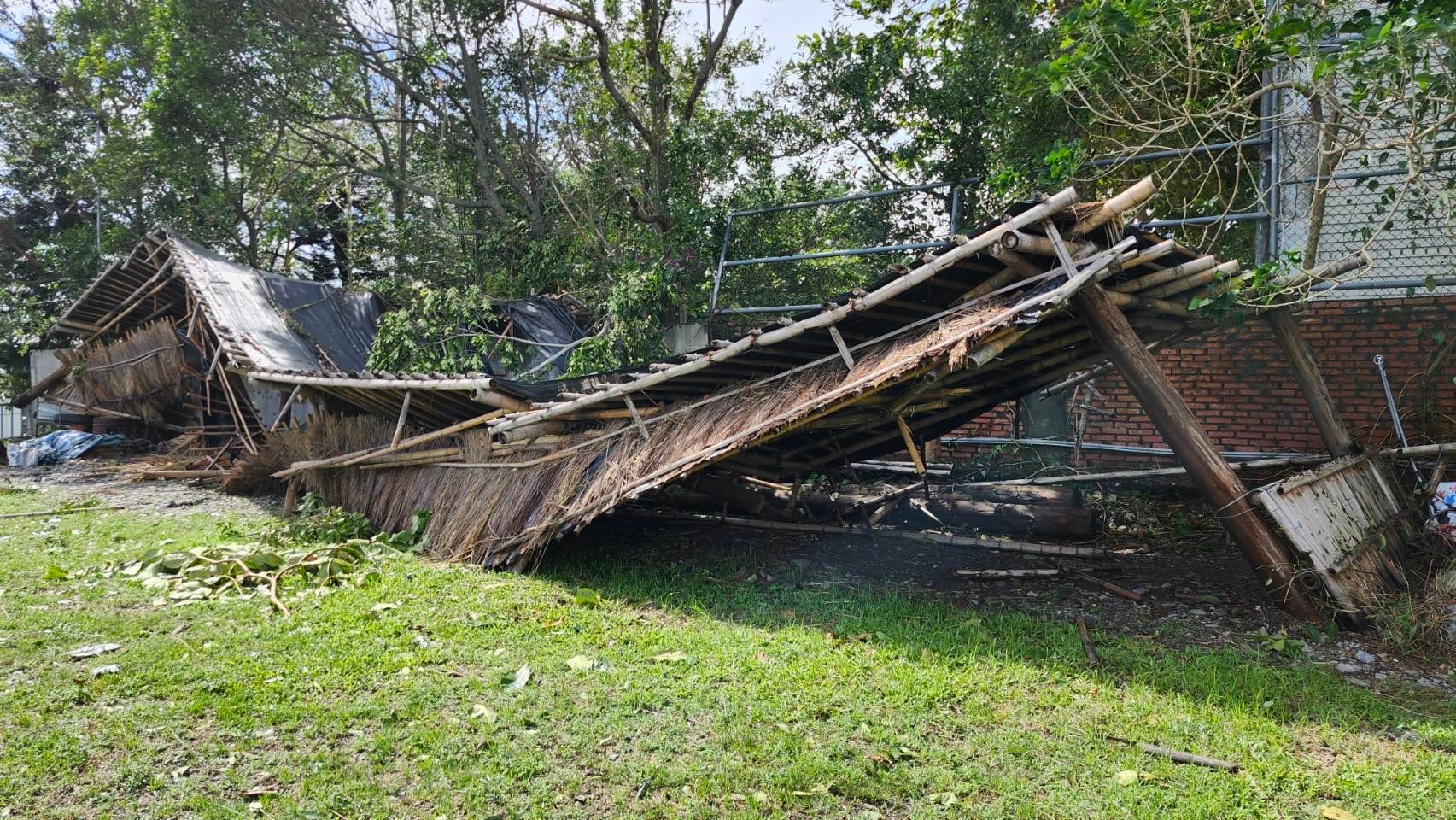 強颱康芮肆虐臺東 建和部落文健站公共設施受損