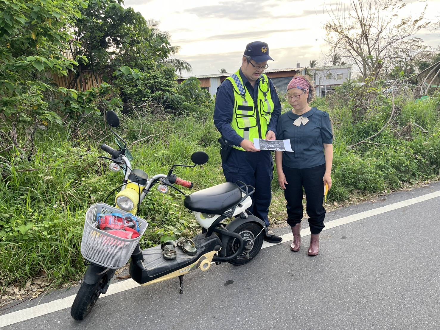 微型電動二輪車30日起需掛牌　警加強宣導