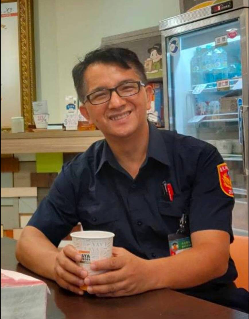 休假所長散步聽見「奇特」鳥聲　好奇尋鳥拍照PO網竟助鳥主尋回愛鳥